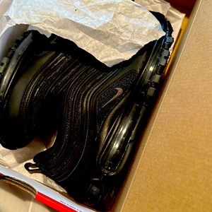 AiR MAX 97” women’s shoe